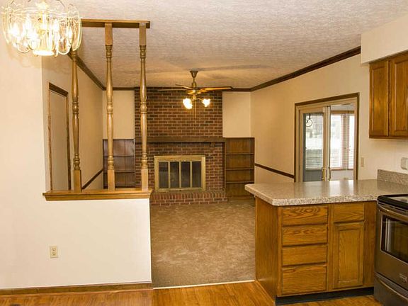 3rd image of 286 Connell Ct