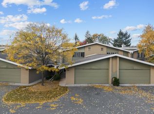 1207 S Nicolet Rd #D, Appleton, WI 54914