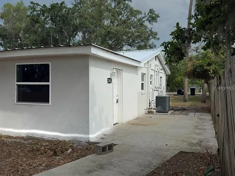 2342 Section Dr — Photo 1