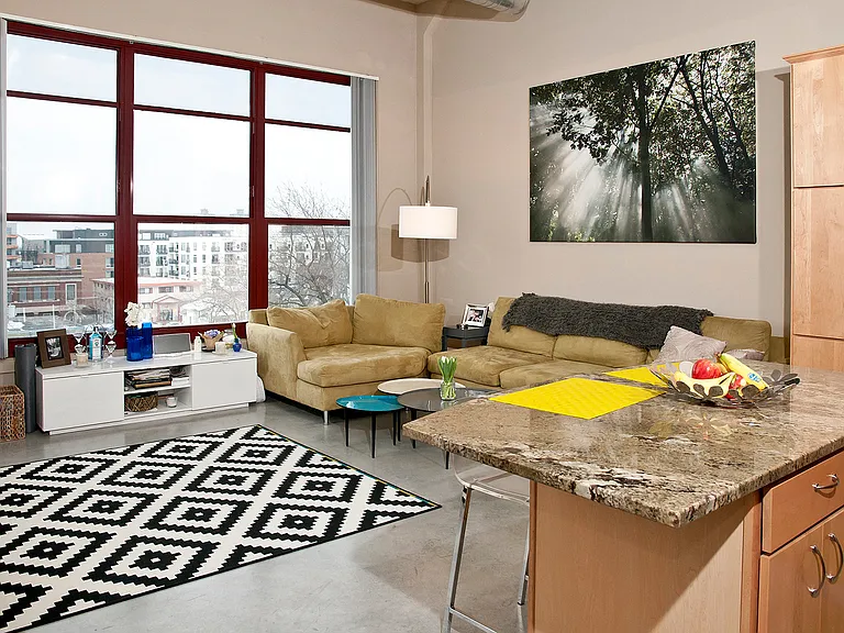Buzza Lofts of Uptown — Photo 32