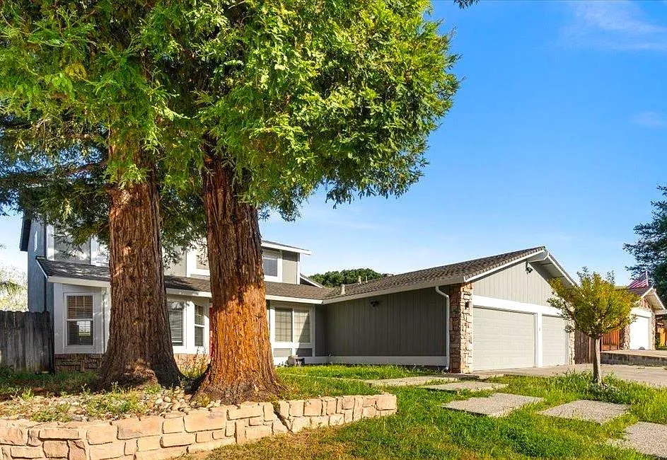4307 Suzanne Dr photo 1