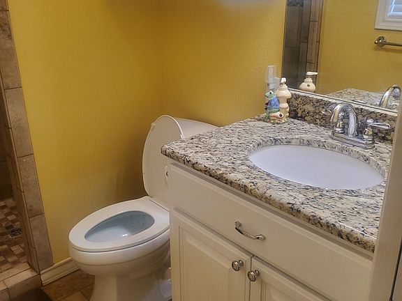 2nd image of 503 N McCoy Blvd
