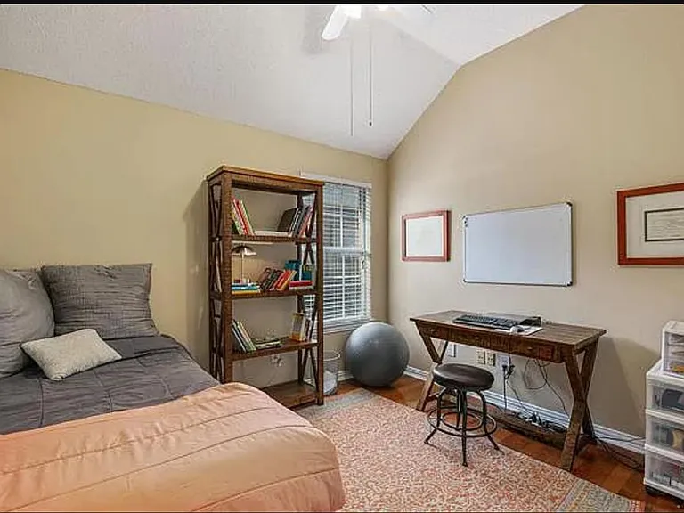 11012 Alexandria Dr — Photo 25