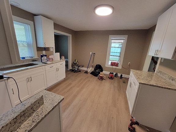 5th image of 913 Chambliss Rd