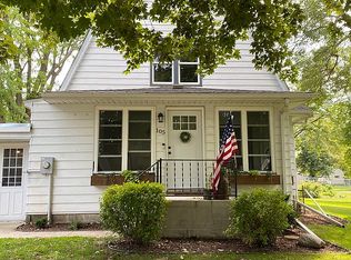 105 Maple Ave, Waverly, MN 55390