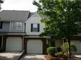 8657 Robinson Forest Dr, Charlotte, NC 28277