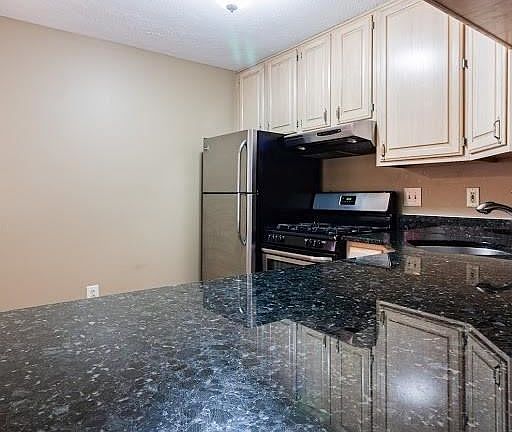5th image of 2910 Heatherwood Ct