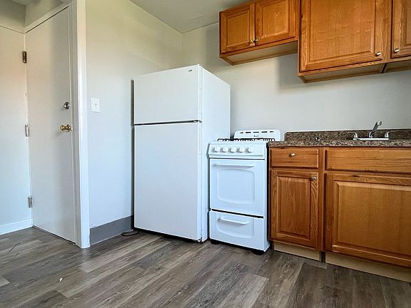 5th image of 37 Linda Dr APT 1
