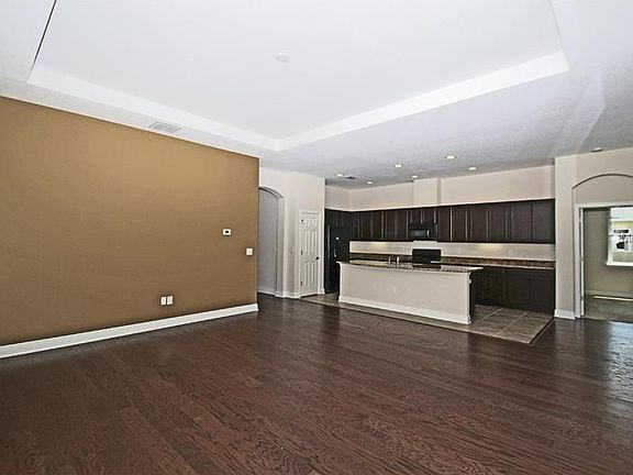 5th image of 544 Westchester Hills Ln