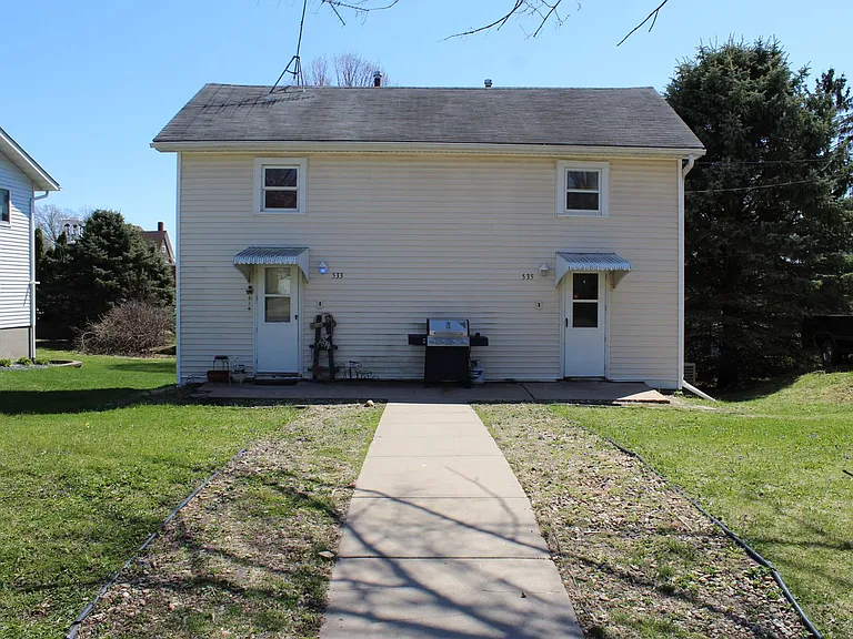 533 W Kinne St — Photo 1