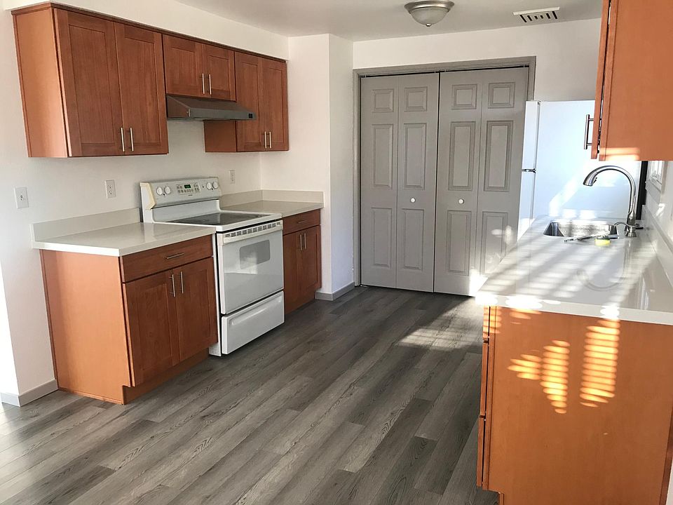 1st image of 21606 29th Ave S #B