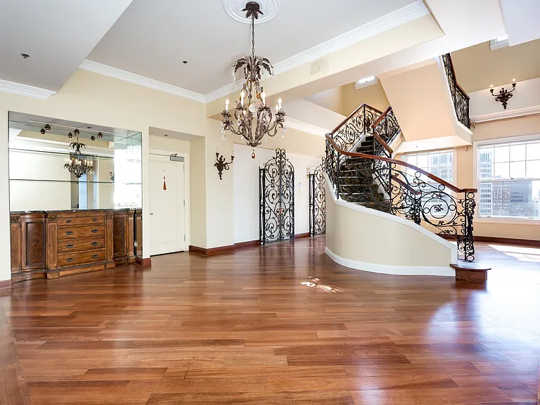 702 Ash St #1500 — Photo 4