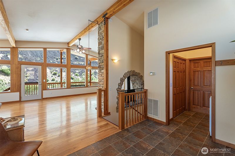 5th image of 7400 Colockum Road