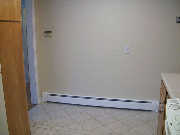 4th image of 439 McClelland Ave