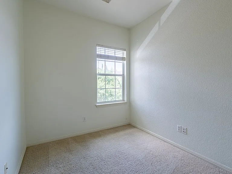1101 E Parmer Ln #121 — Photo 16