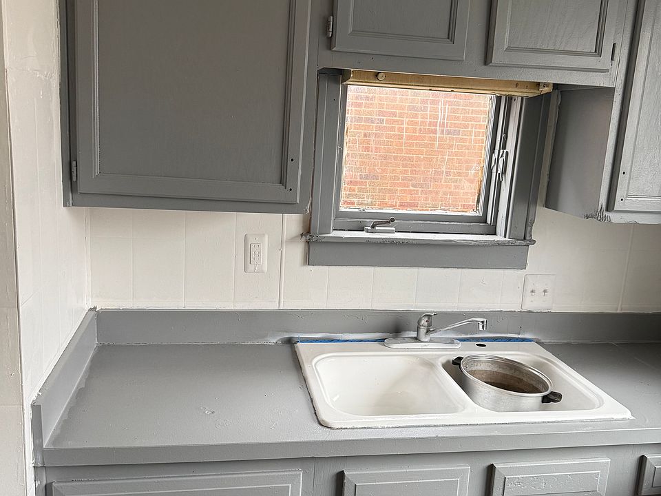 1st image of 15110 Lesure St