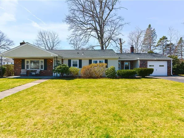14 Hector Ave, Cumberland, RI 02864