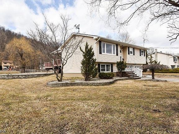2nd image of 9 Gilbert Dr