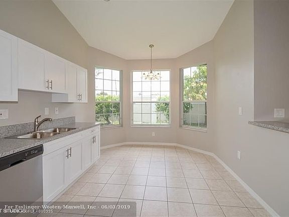 3rd image of 7520 S Aragon Blvd #2