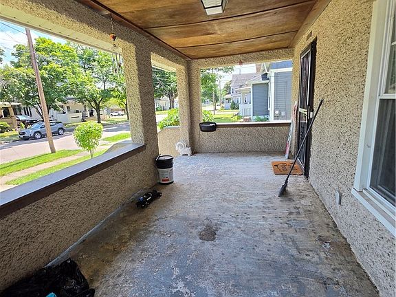 3rd image of 455 Livingston St