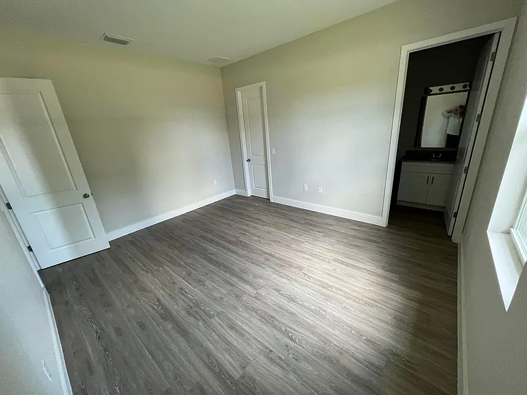 522 Jasmine St — Photo 8