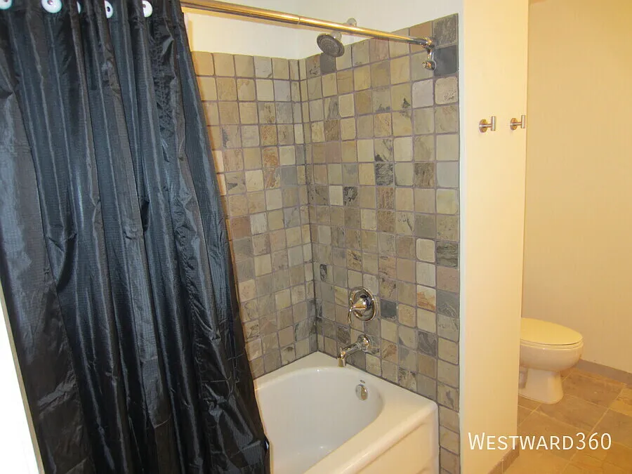 Building Photo - 225 S Sangamon #605