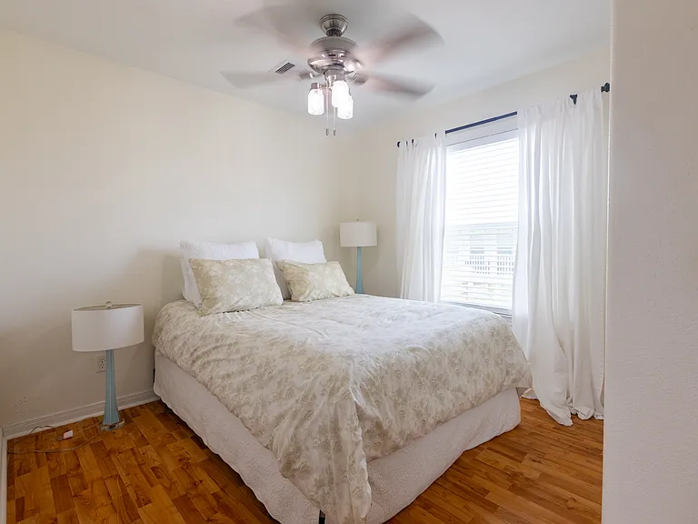 4106 Temprano Dr — Photo 36