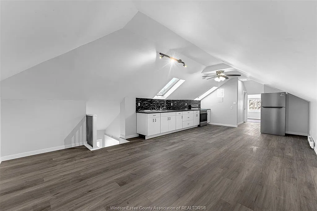 Building Photo - 476 Parent Ave #7
