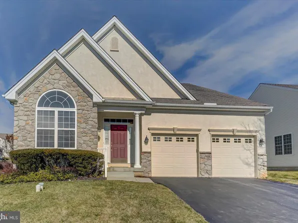 327 McNeil Ln, West Grove, PA 19390