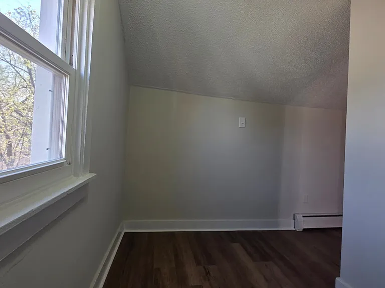 312 Davenport Ave #2 — Photo 13