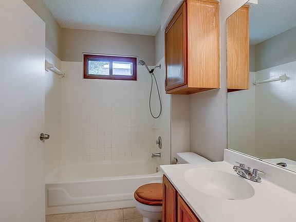 4th image of 1408 Garden Path Dr