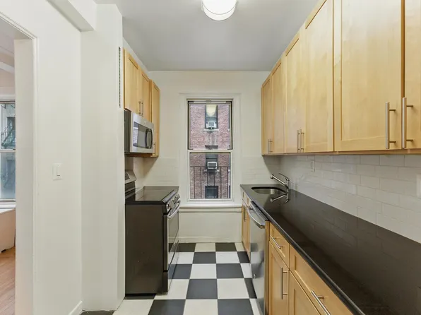 115 East 89th Street 3D image 3 of 10