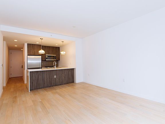 2nd image of 160 1st St APT 506