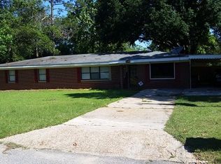 303 Woodland Dr, Hartford, AL 36344