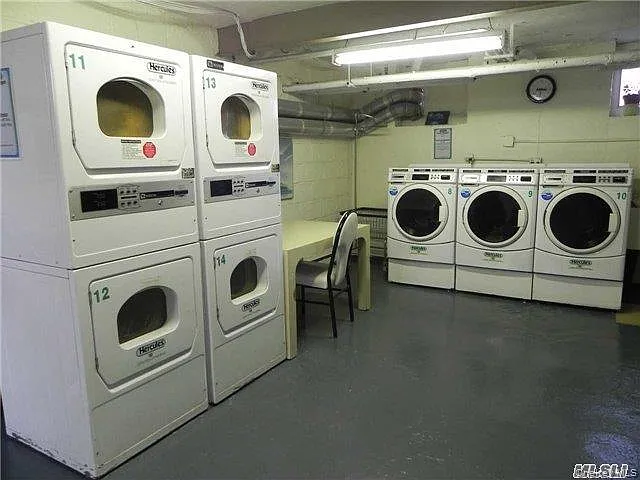 17 Schenck Ave #3B — Photo 11