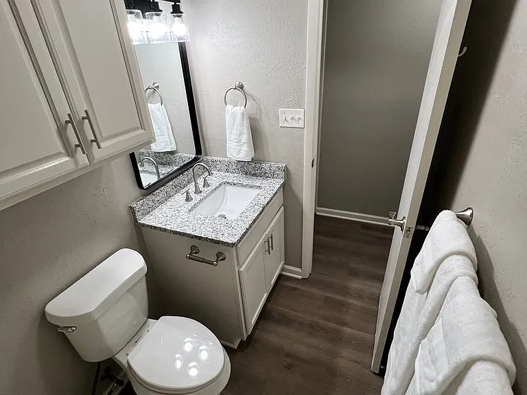 6408 NW Oak Ave — Photo 15