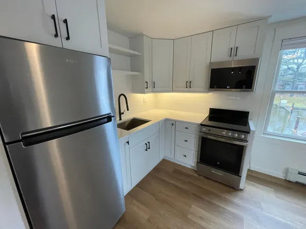 (undisclosed Address), Bay Shore, NY 11706