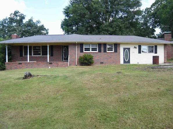 1334 Johnston Dr, Anniston, AL 36207
