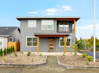 133 Gangnes Dr #A, Talent, OR 97540