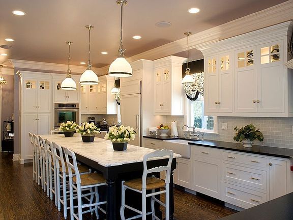 Grand Kitchen