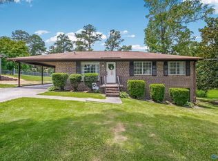 3821 Crest Lake Dr, Southside, AL 35907