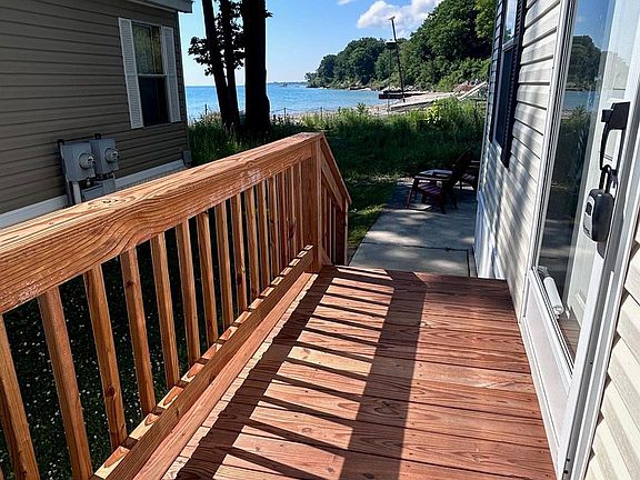 3rd image of 6103 Lakeshore Rd #122