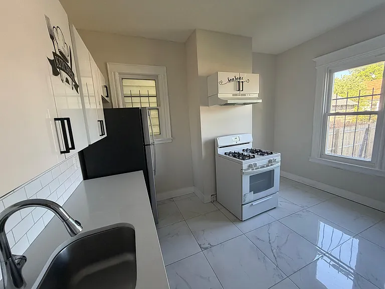 26 Leo Pl #2 — Photo 2