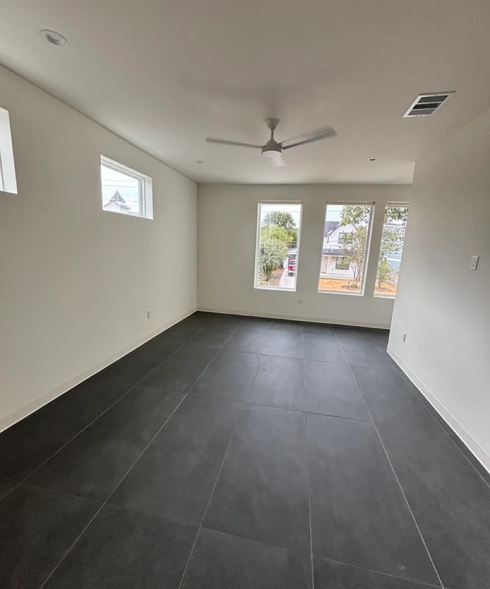 2 bed, 1.5 bath, 1364 sqft, $2,400 — Photo 2