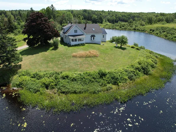11 Lubec Road, Whiting, ME 04691