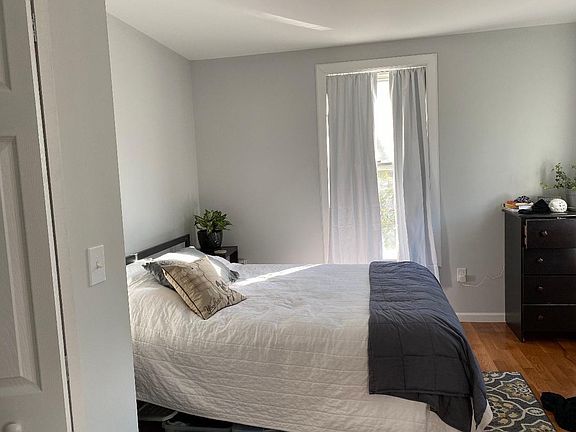 5th image of 90 Vineyard Ave