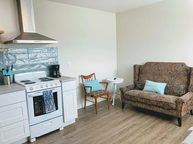 2400 Washington St #1 — Photo 6