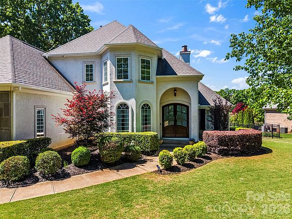 2nd image of 2378 Woodridge Dr
