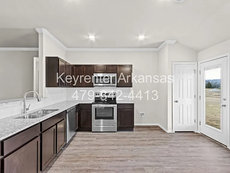 1035 Jennifer Ann Ln — Photo 10