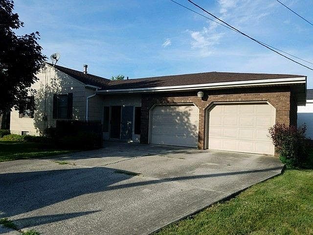 2nd image of 445 Bellefontaine Ave